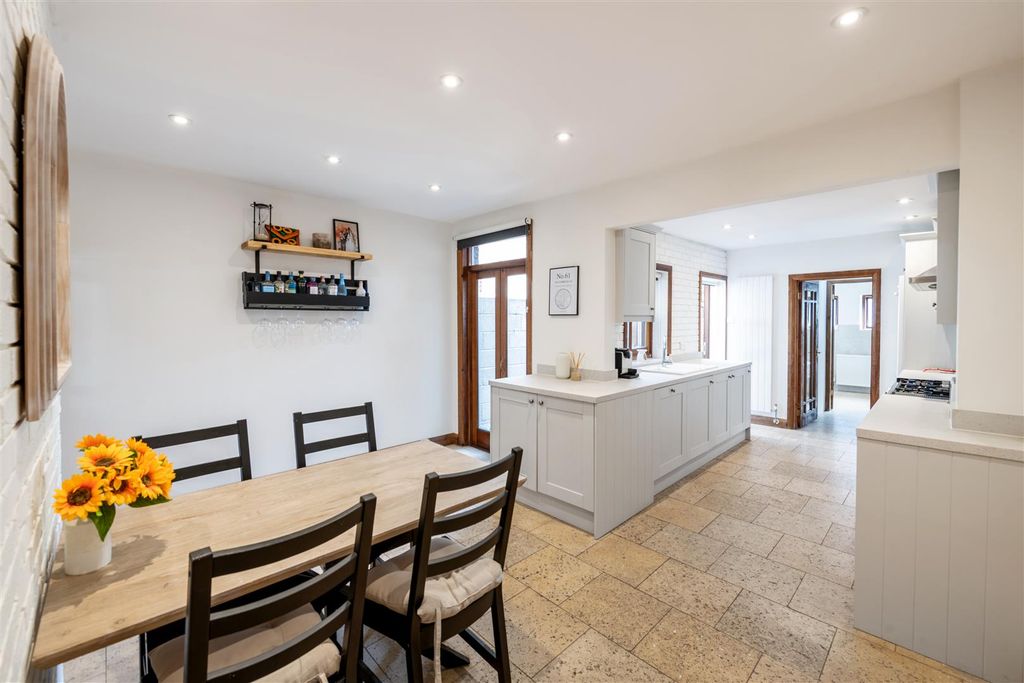 Property photo 2 of 19 61 Balcombe Road Internals-8.Jpg