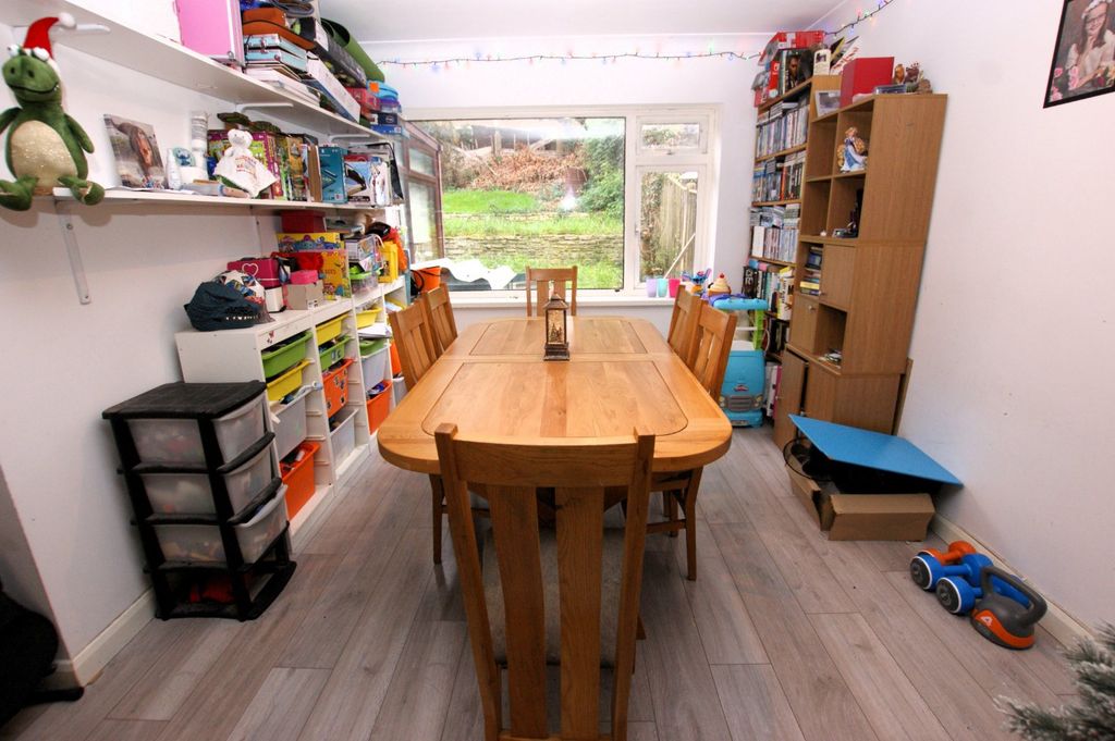 Property photo 3 of 10 Picture No. 05