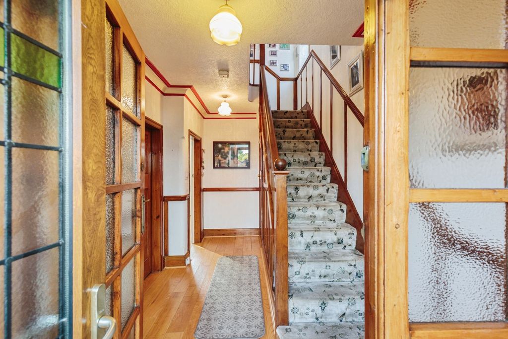Property photo 2 of 12 Pbox-Img.Jpg