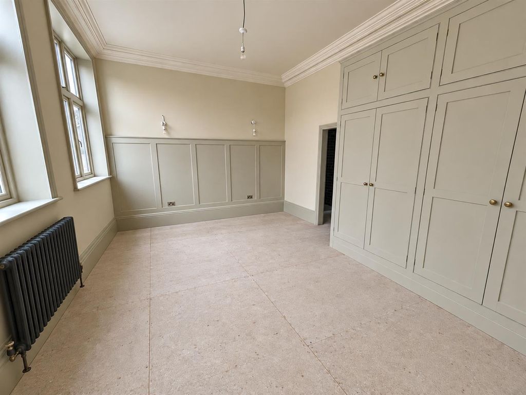 Property photo 3 of 8 Ozrgl7Sg00-6Bdkubfrzyw.Jpg