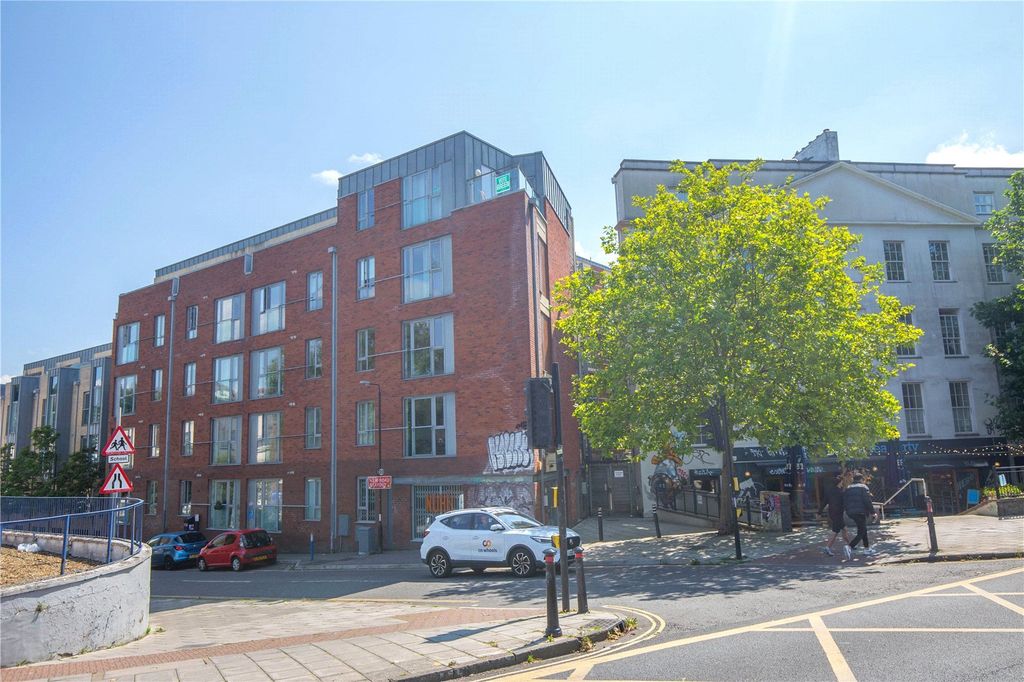 Property photo 3 of 12 Picture No. 16