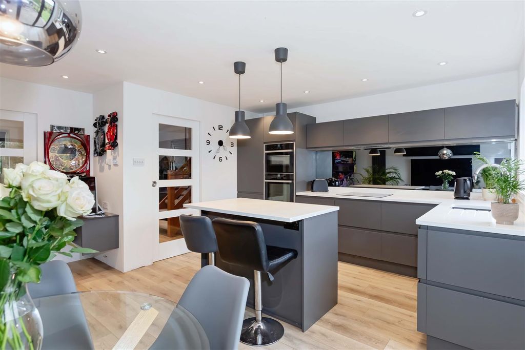 Property photo 3 of 28 Nepcote_27.Jpg