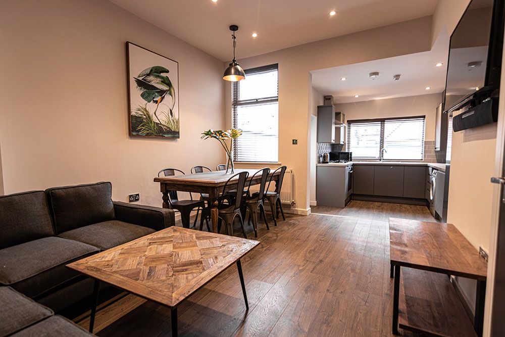 Property photo 1 of 14 Mr Living Area