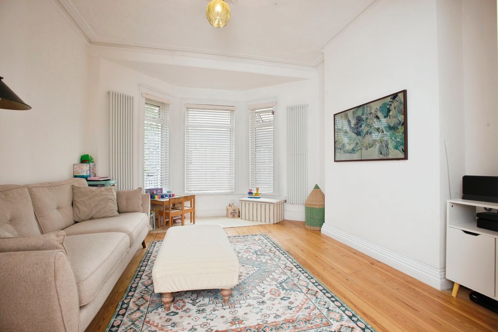Property photo 3 of 14