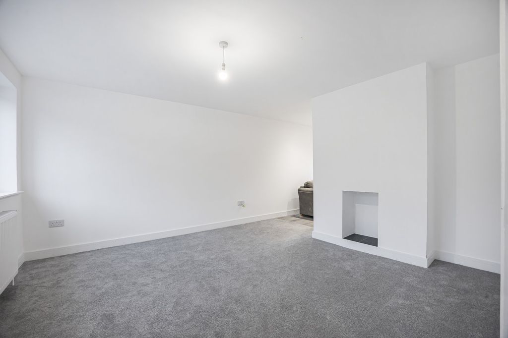 Property photo 2 of 17 Living Room