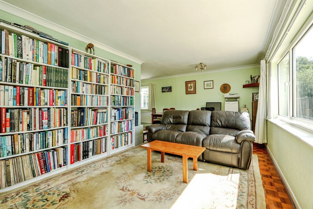 Property photo 3 of 19