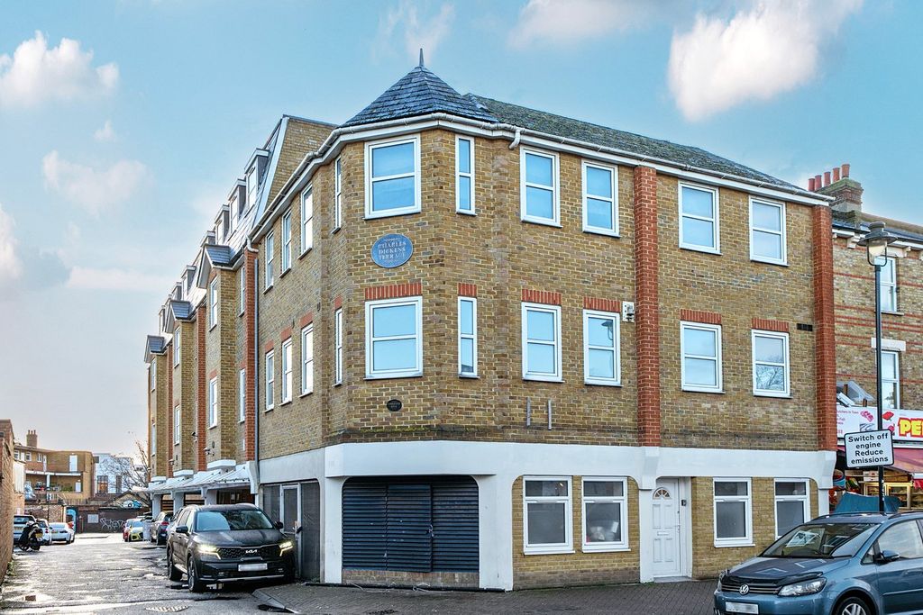 Property photo 2 of 14