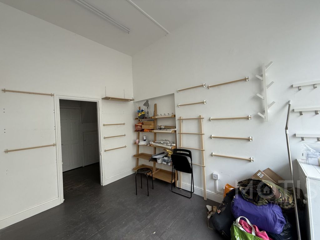 Property photo 3 of 5 Photo 3