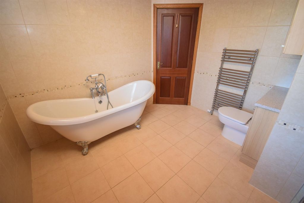Property photo 3 of 32 Bathroom (3).Jpg