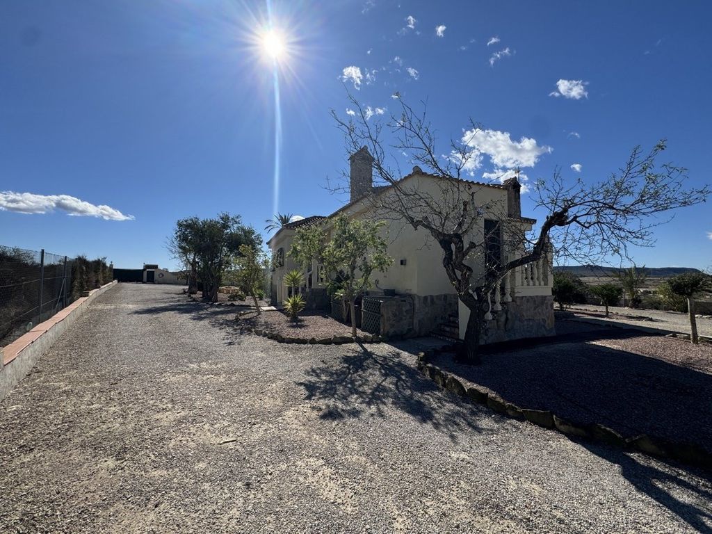 Property photo 2 of 10