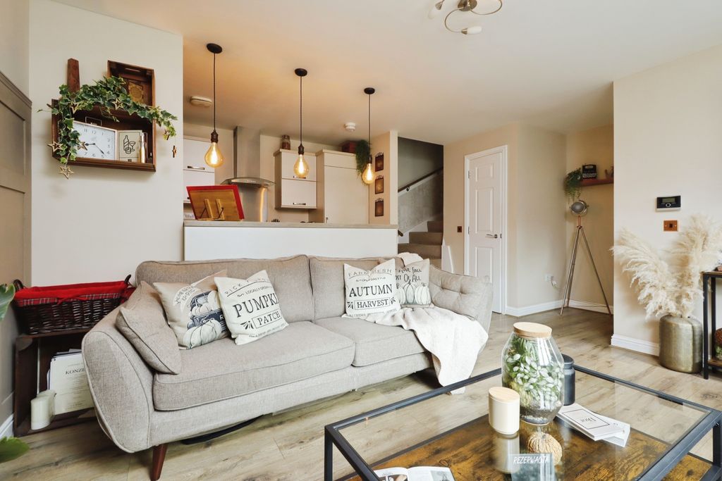 Property photo 2 of 15 Open Plan Living