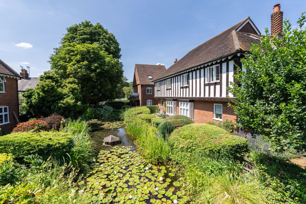 2 bed flat for saleMiddle Green, Brockham, Betchworth RH3 photo 5