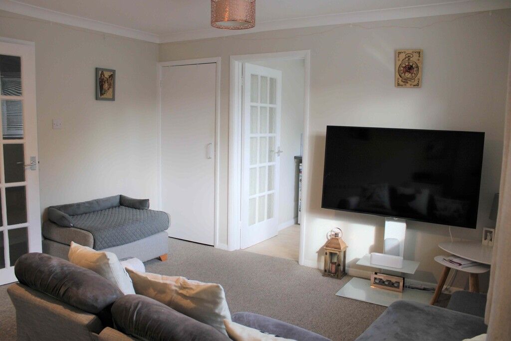 Property photo 2 of 9 Lounge