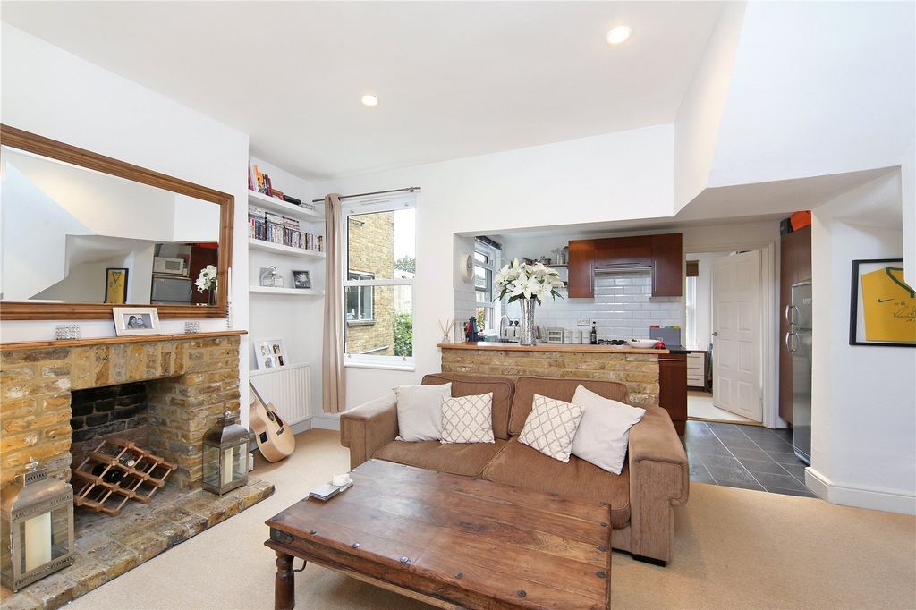 Property photo 1 of 6