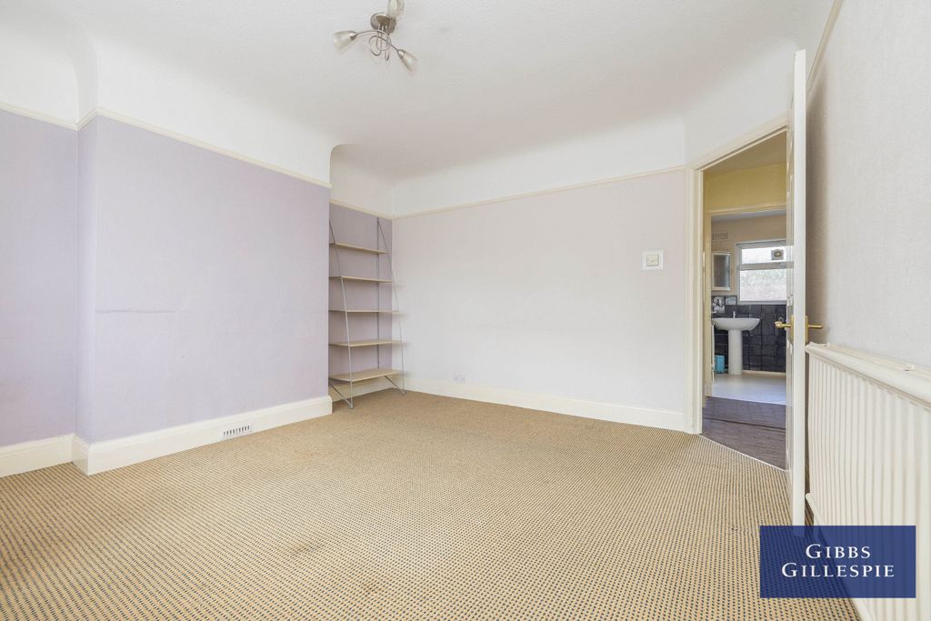 Property photo 3 of 8 1