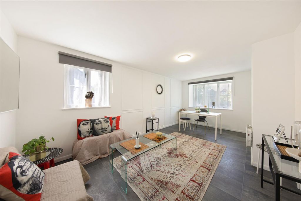 Property photo 2 of 7 6 Cygnet Close - Uryilhov9Fxrv3Wzd6Bl.Jpg