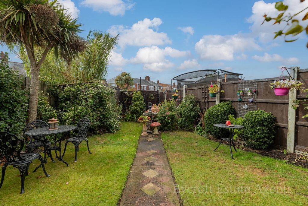 Property photo 2 of 13