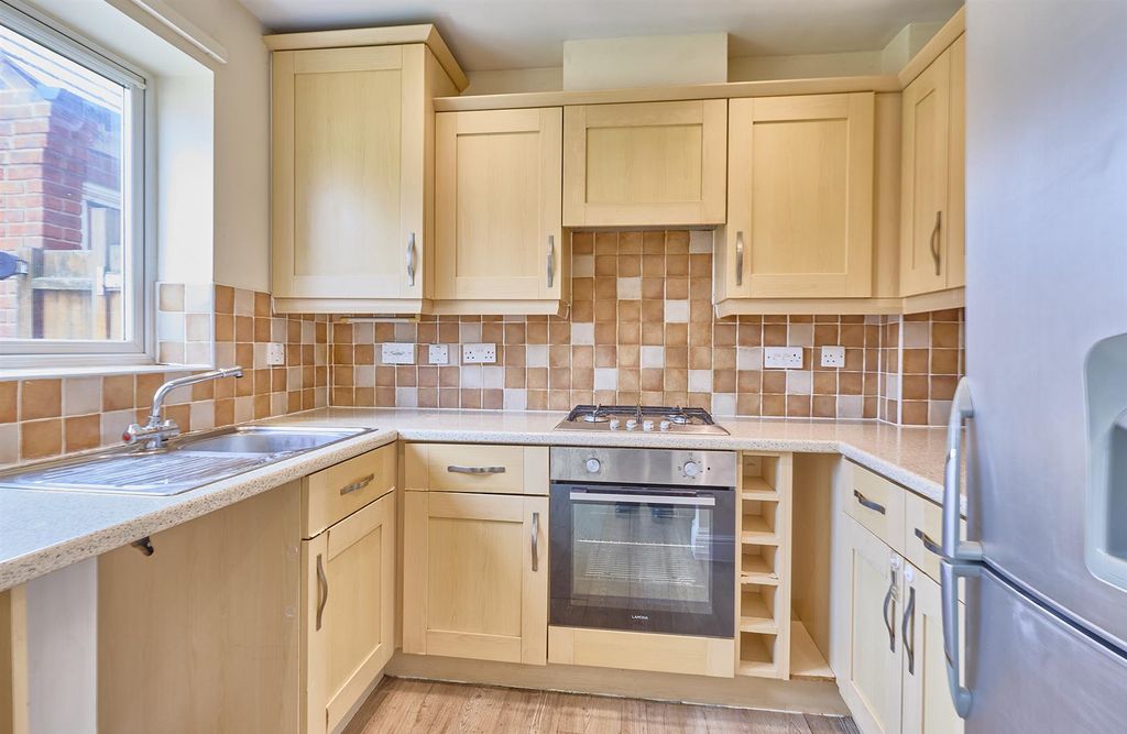 Property photo 3 of 13 Applebees Meadow Hinckley_2.Jpg