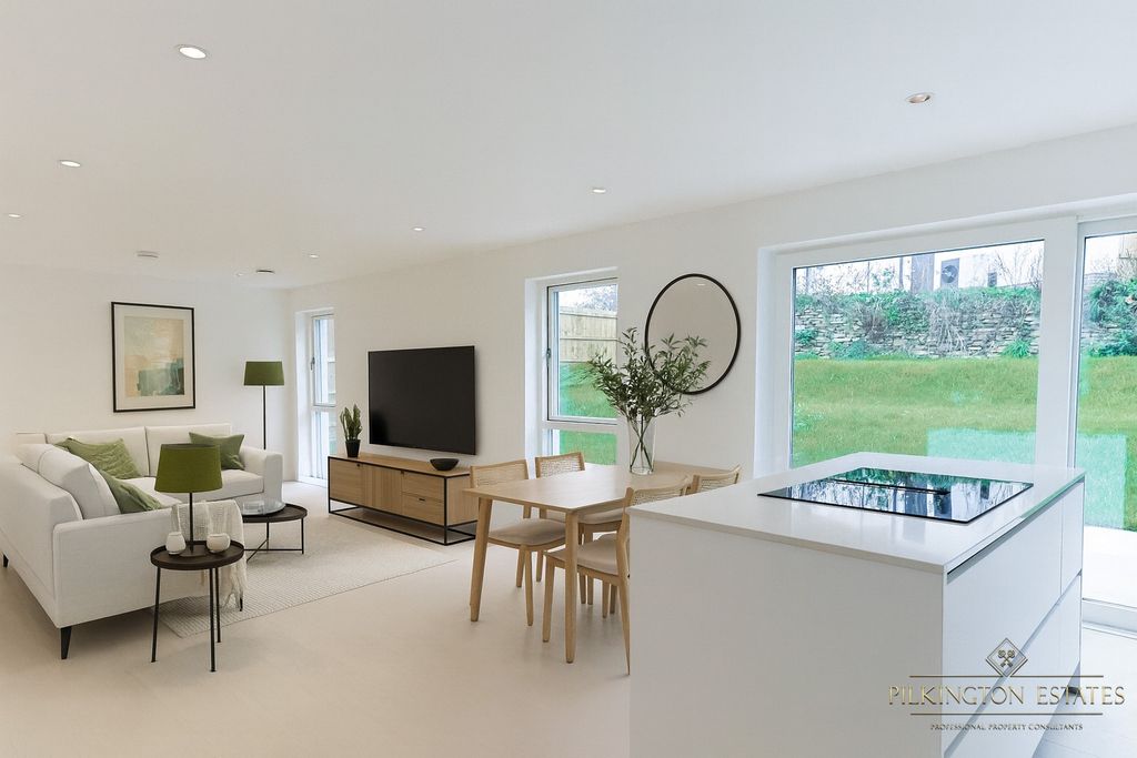 Property photo 2 of 13 4616853