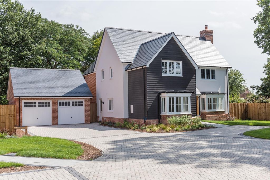 Property photo 1 of 12 Amberley_19.Jpg