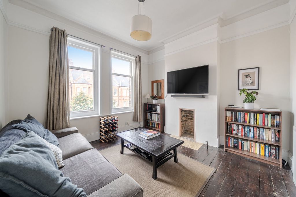 Property photo 2 of 11 Picture No. 15