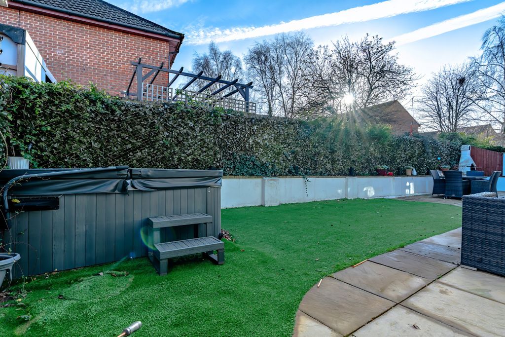 Property photo 2 of 36