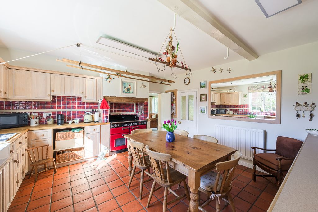 Property photo 2 of 41 Breakfast Kitchen 2