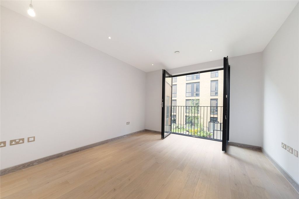 Property photo 3 of 7 Reception Room