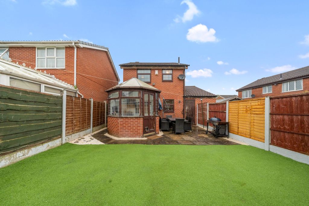 Property photo 2 of 20