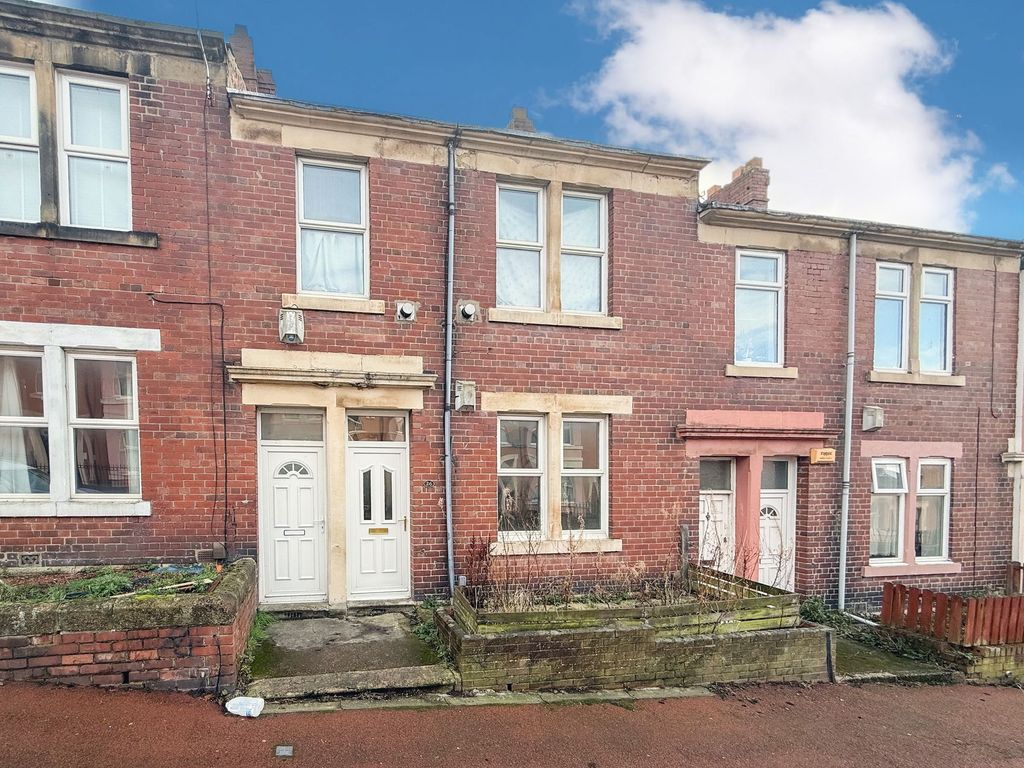 Property photo 1 of 8 External