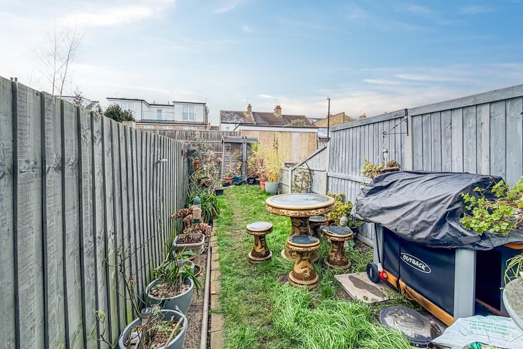 Property photo 2 of 17 Garden