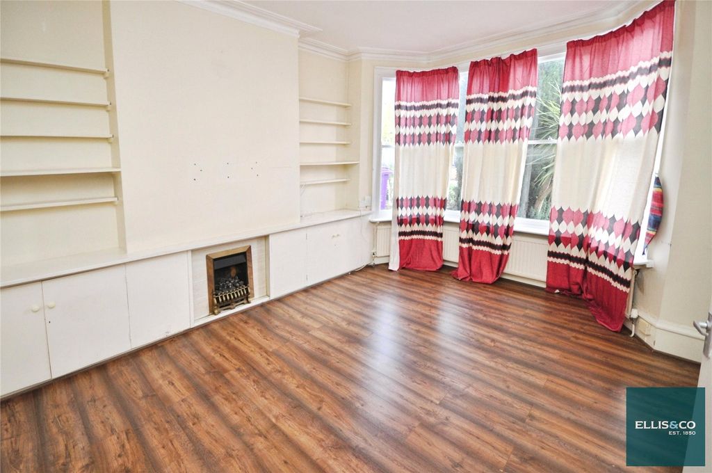 Property photo 2 of 11 Picture No. 08