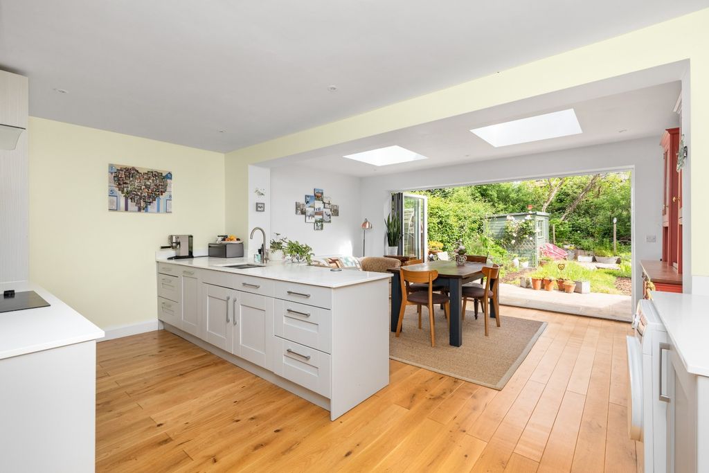 Property photo 2 of 17 3326995