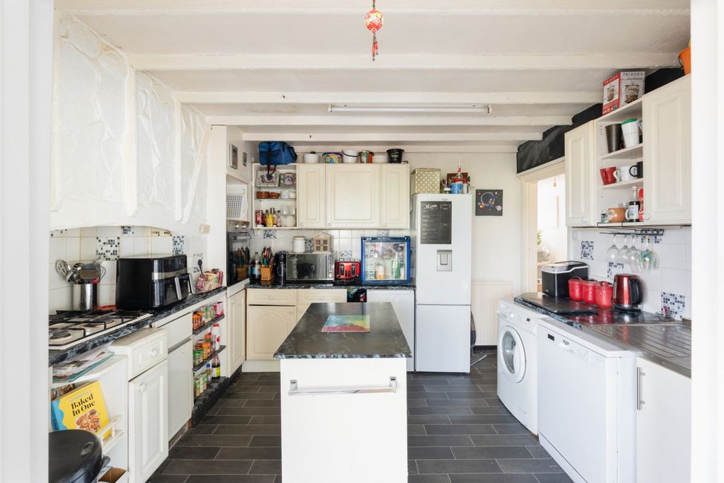 Property photo 3 of 15 4308372
