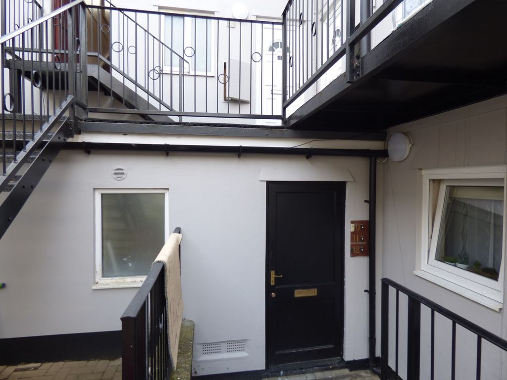 Property photo 2 of 8 872-Hr-7.Jpg