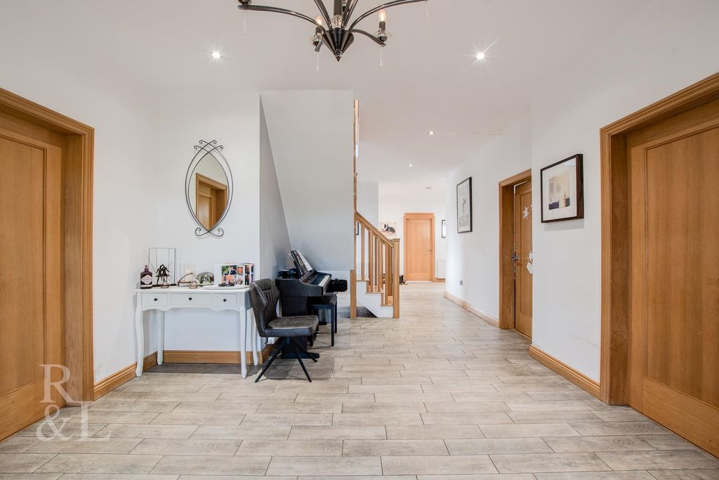 Property photo 3 of 42 B (36).Jpg