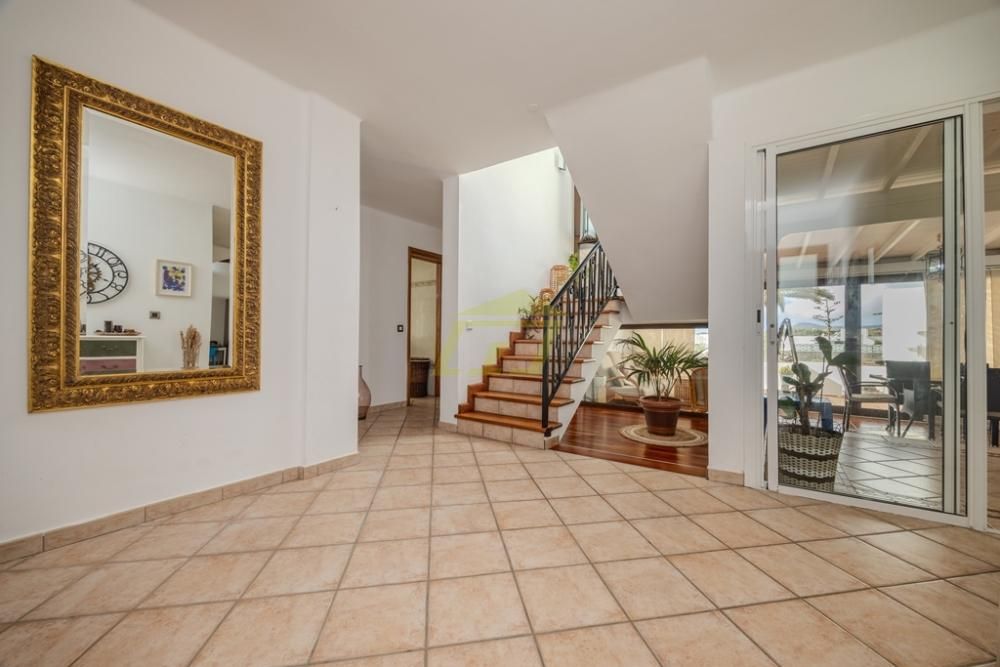 Property photo 2 of 30