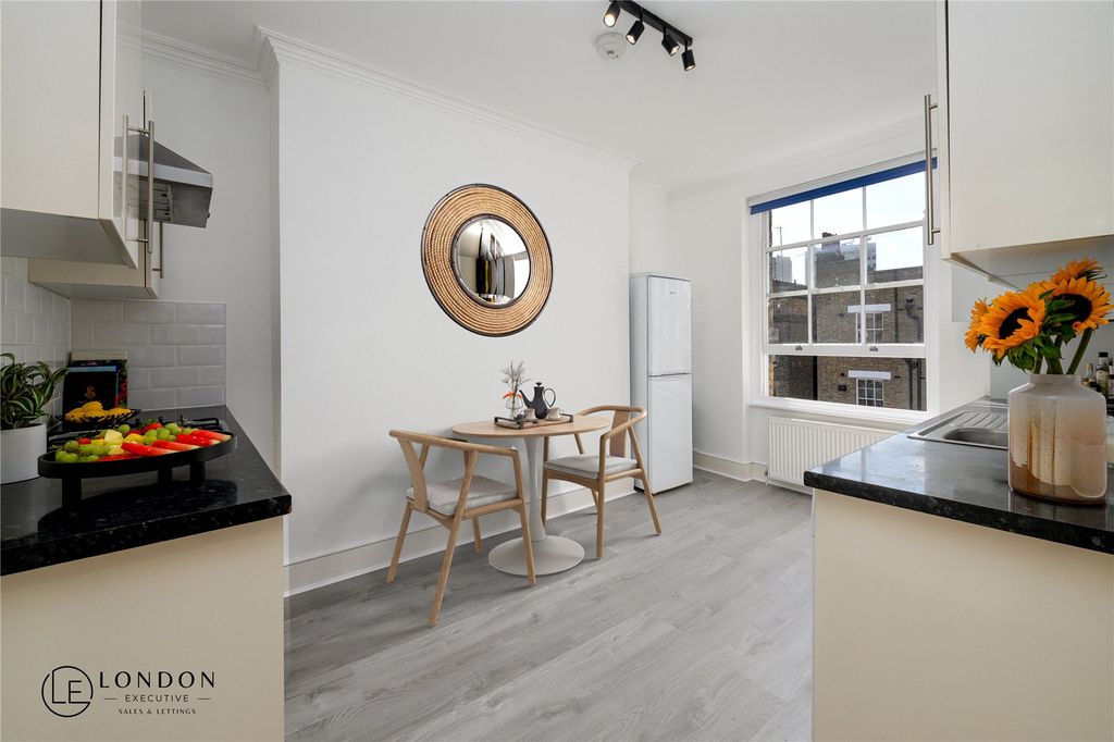 Property photo 3 of 16 Dining Area