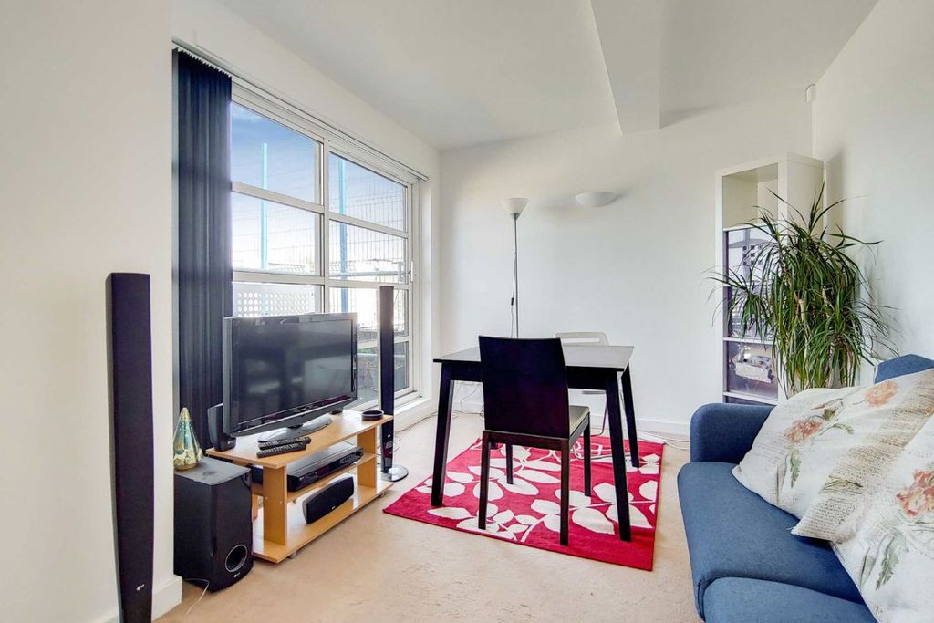 Property photo 2 of 6