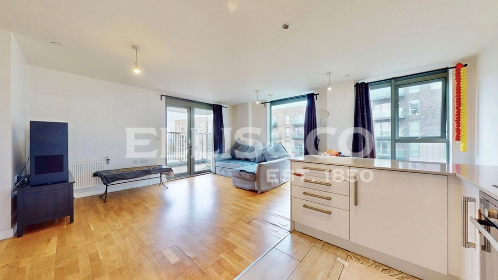 Property photo 2 of 19 Picture No. 32