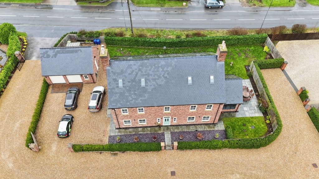 Property photo 2 of 41 4289563