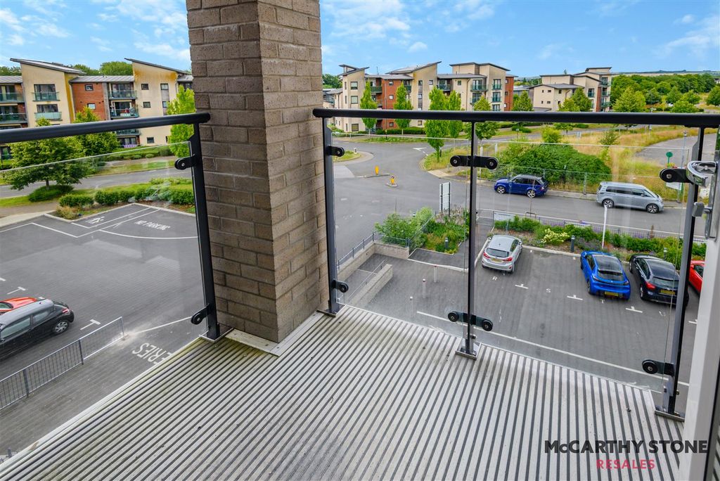 Property photo 3 of 15 8607256-Exterior02.Jpg