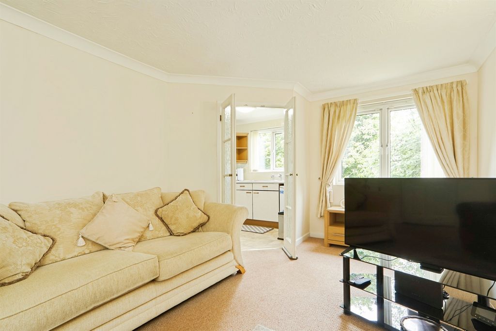 Property photo 3 of 17