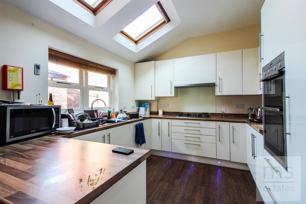 Property photo 2 of 14 Img_6302.Jpg