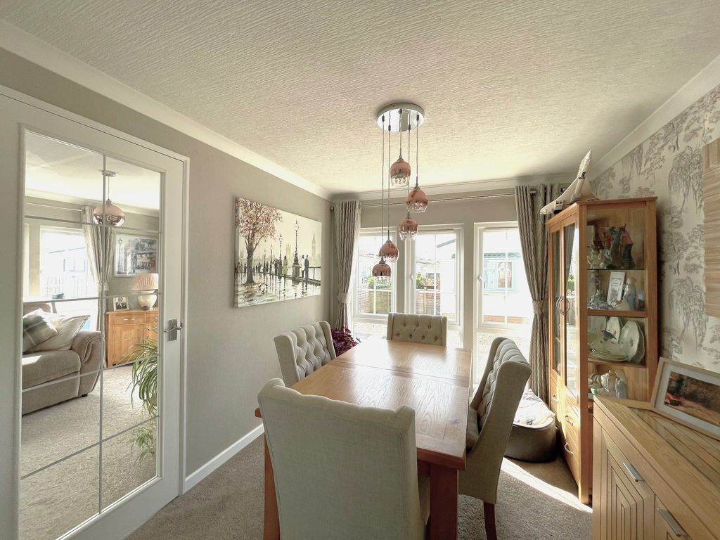Property photo 3 of 12 6