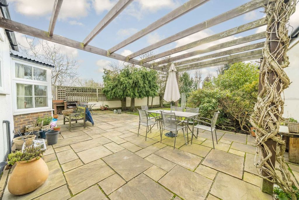 Property photo 3 of 12