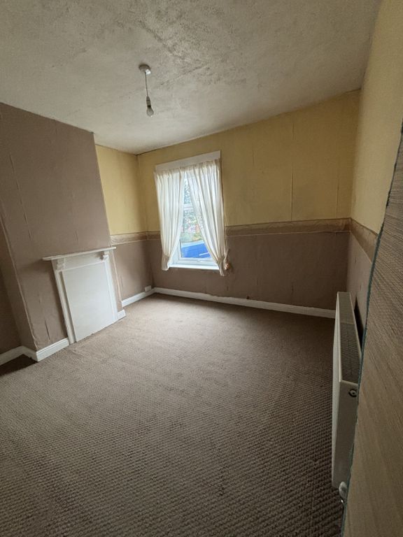 Property photo 3 of 6 Bedroom 1