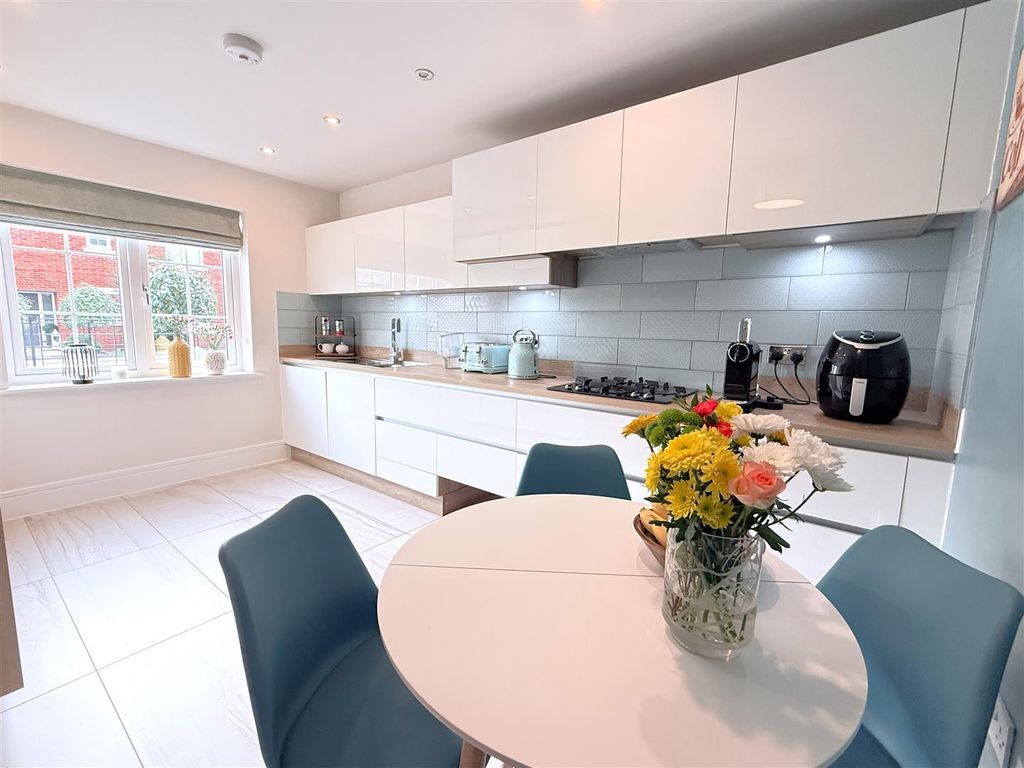 Property photo 2 of 18 Img_9532.Jpg