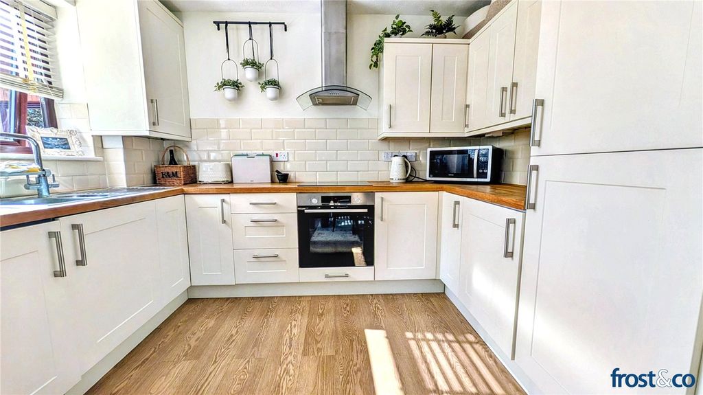 Property photo 2 of 15 Kitchen