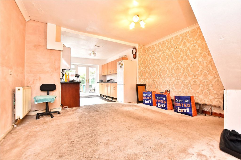 Property photo 3 of 11 Picture 3